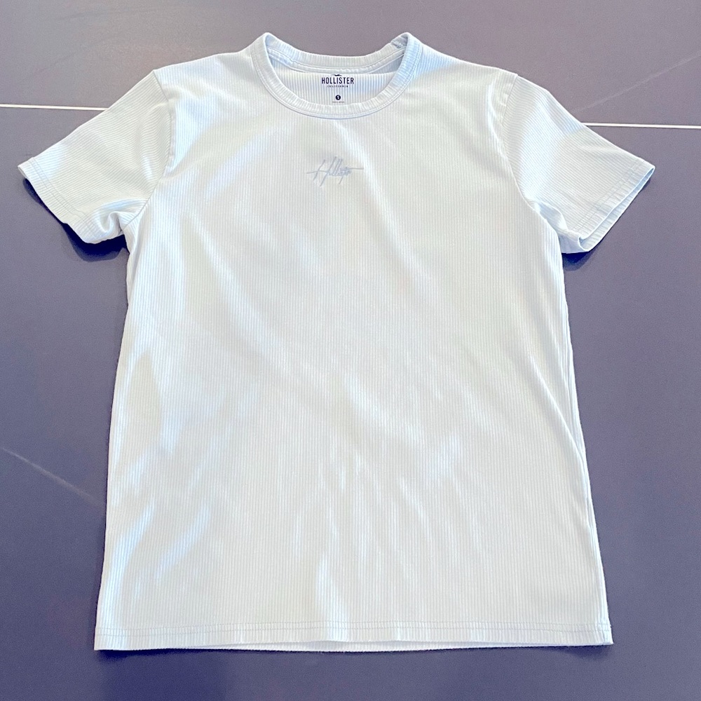 Hollister light blue t-shirt